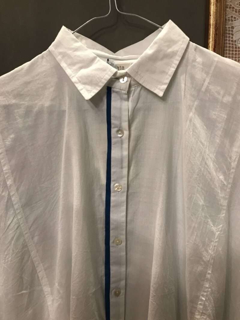 Camicia lunga con tasche color bianco e blu